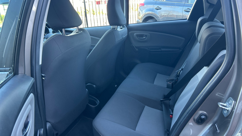 Toyota Yaris 1.5 VVT-i Icon Tech 5dr Petrol Hatchback